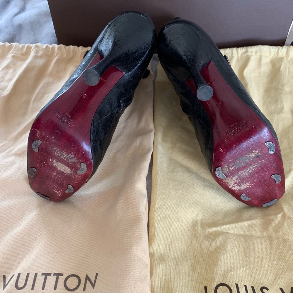 Louis Vuitton - Picture 2 of 5